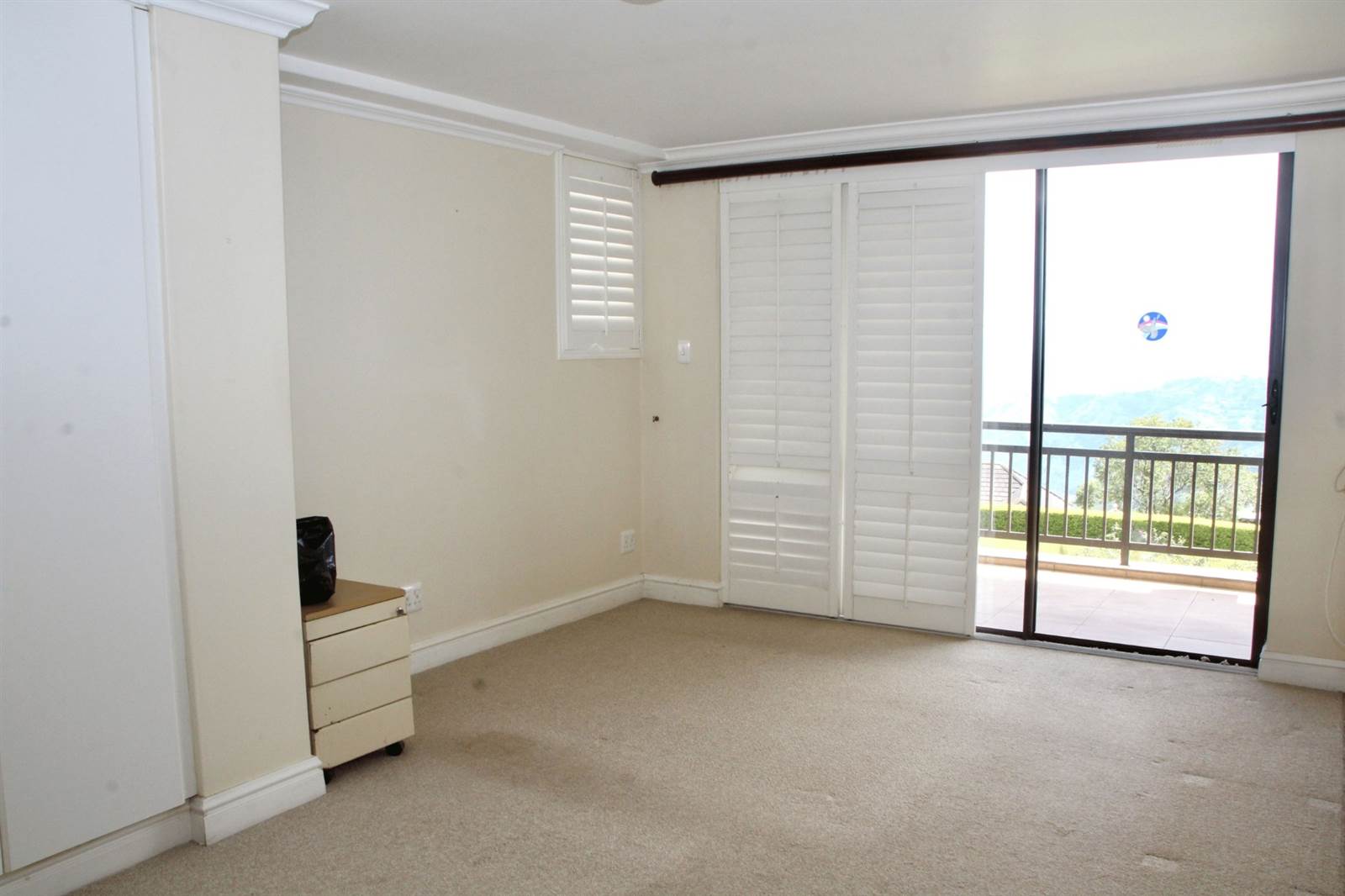2 Bed Apartment in Bothas Hill photo number 30
