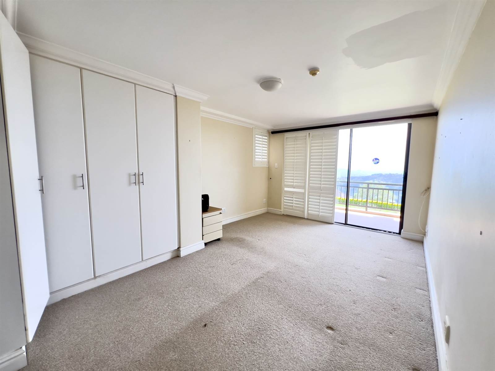 2 Bed Apartment in Bothas Hill photo number 23