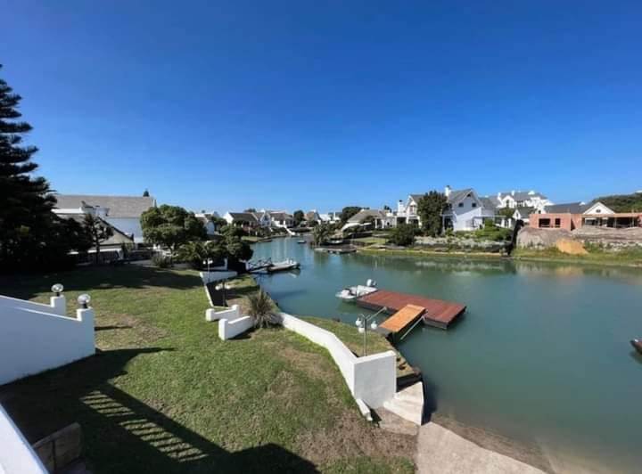 6 Bed House in St Francis Bay Canals photo number 5