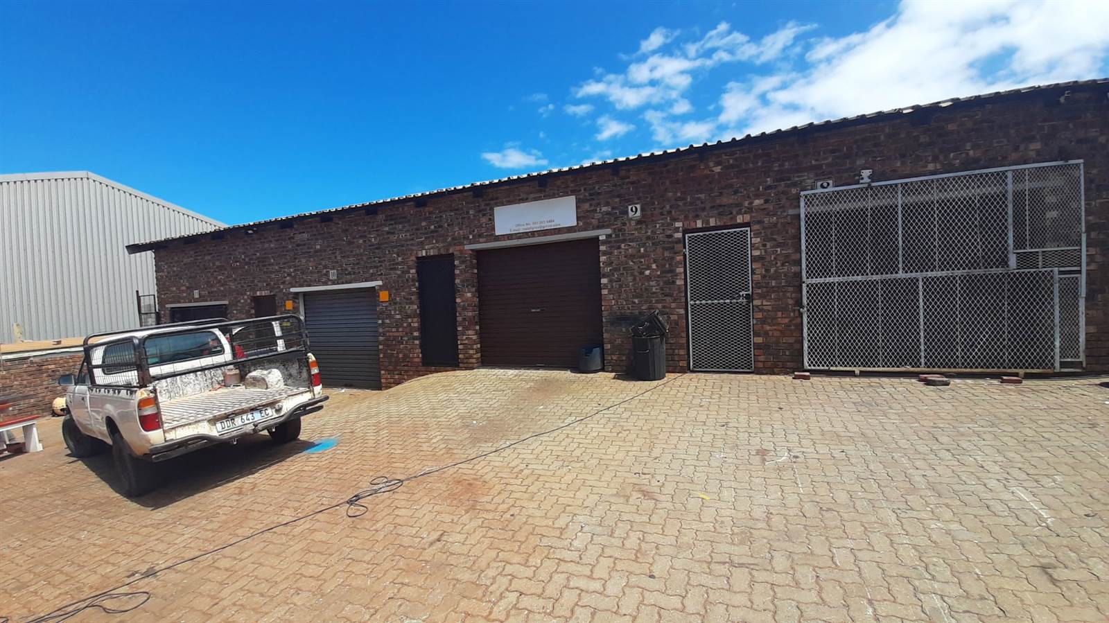 52  m² Industrial space in Jeffreys Bay photo number 2