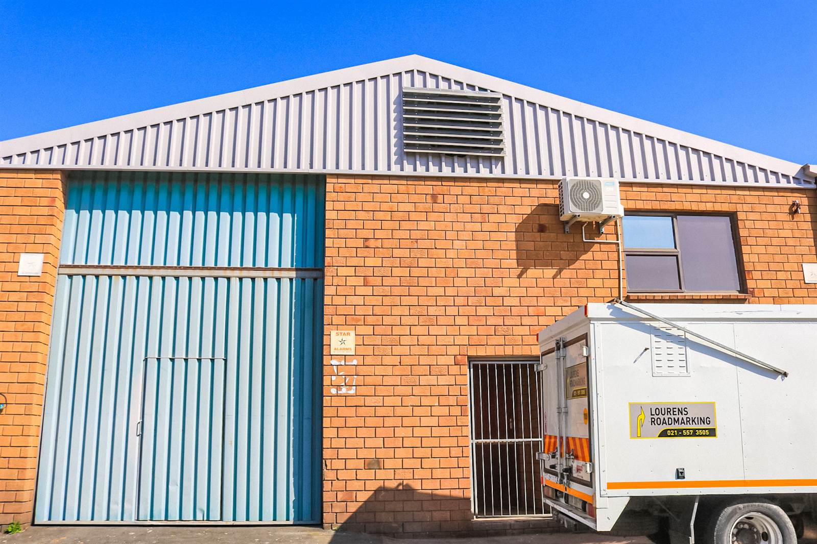 206  m² Industrial space in Killarney Gardens photo number 1