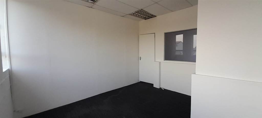 244  m² Commercial space in New Germany photo number 12