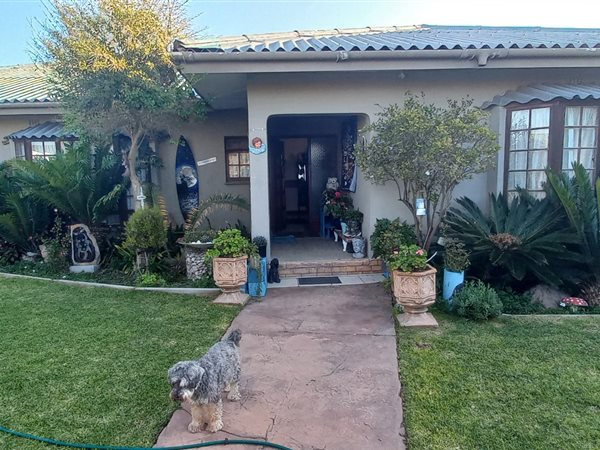 6 Bed House in Lamberts Bay