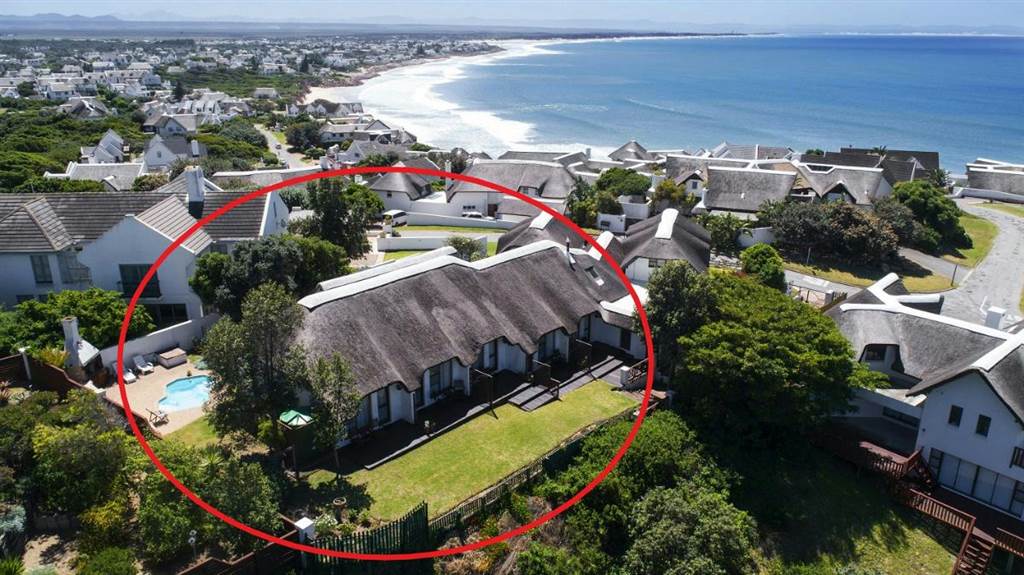 8 Bed House in St Francis Bay photo number 1
