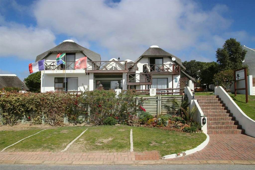 8 Bed House in St Francis Bay photo number 7