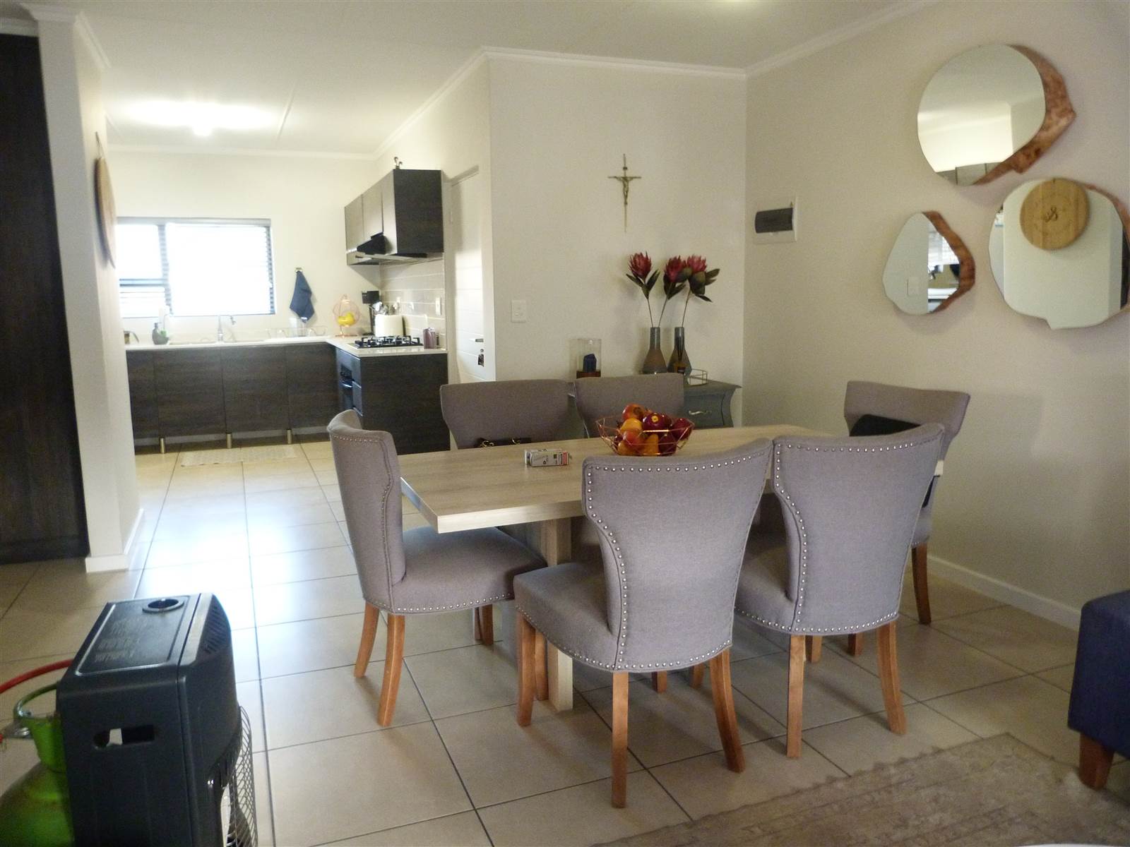 2 Bed Townhouse in Greenstone Hill photo number 11