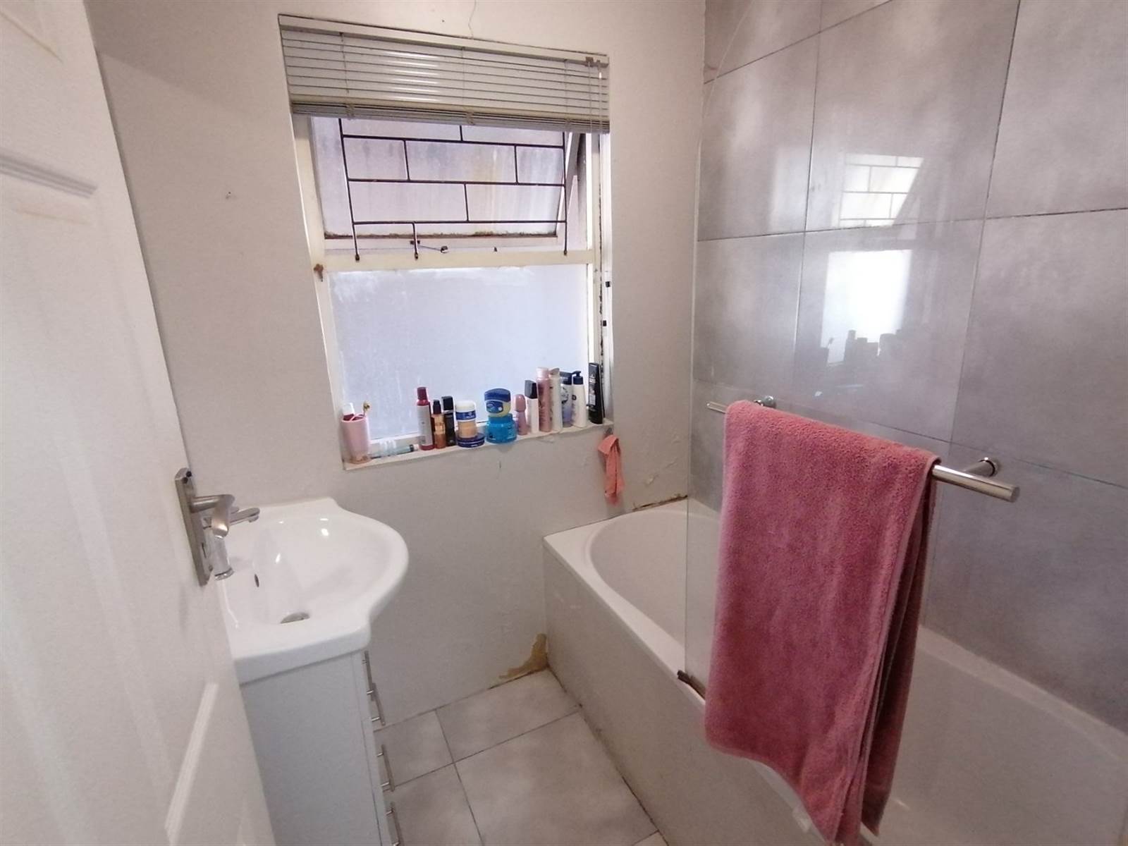 3 Bed House in Brackenfell Central photo number 13