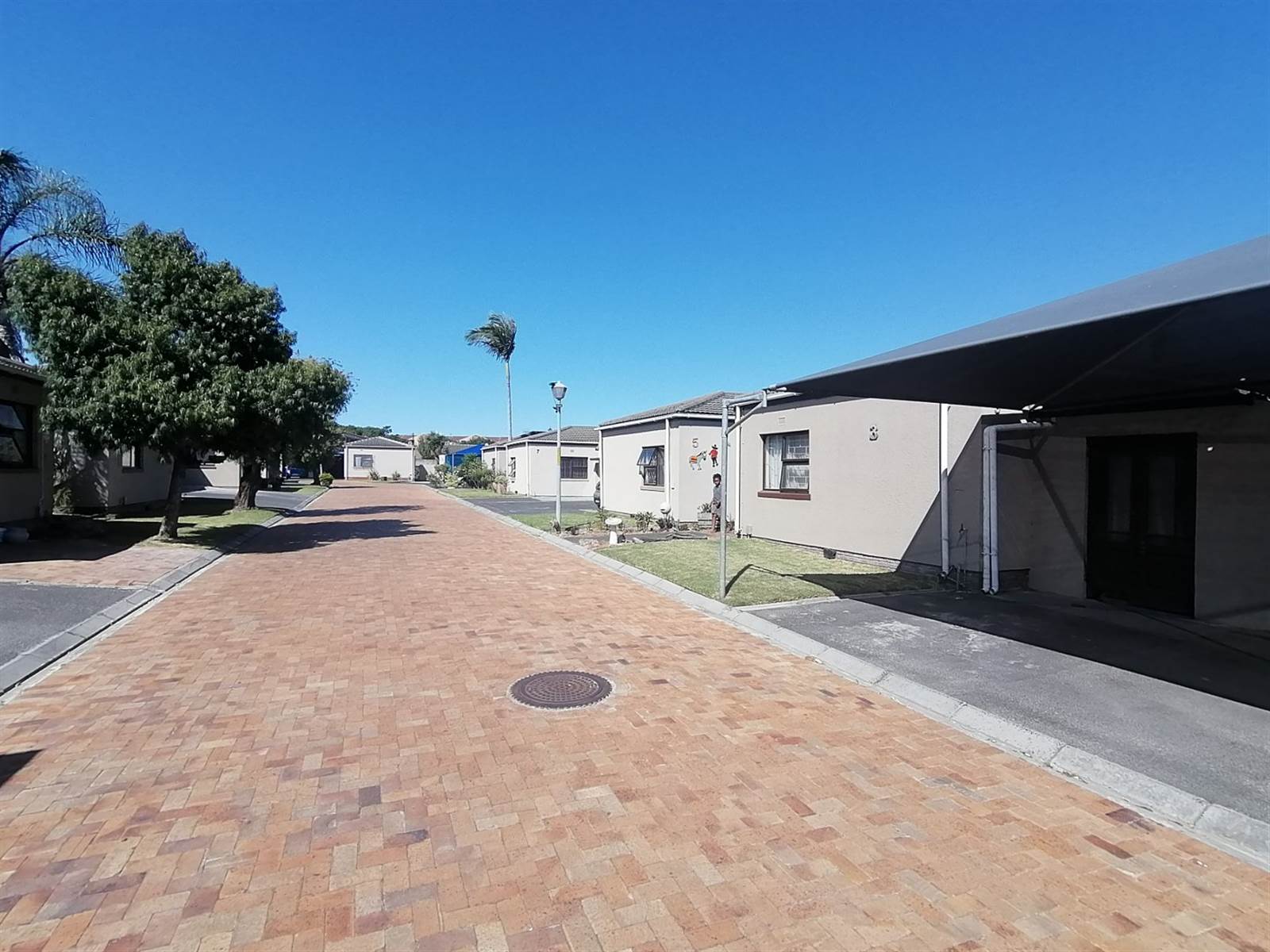 3 Bed House in Brackenfell Central photo number 4