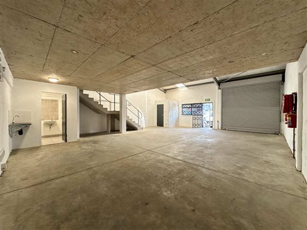 139 m² Industrial space 139 m² Industrial space