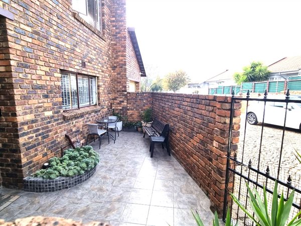 3 Bed Apartment in Isandovale