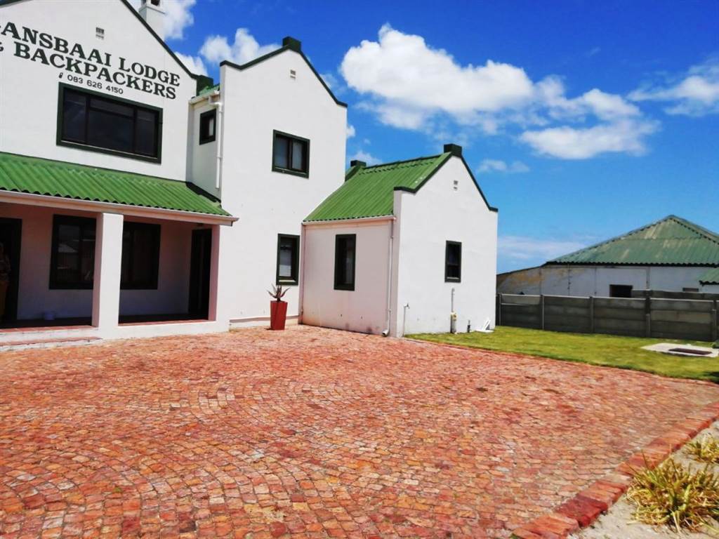 6 Bed House in Gansbaai and surrounds photo number 2