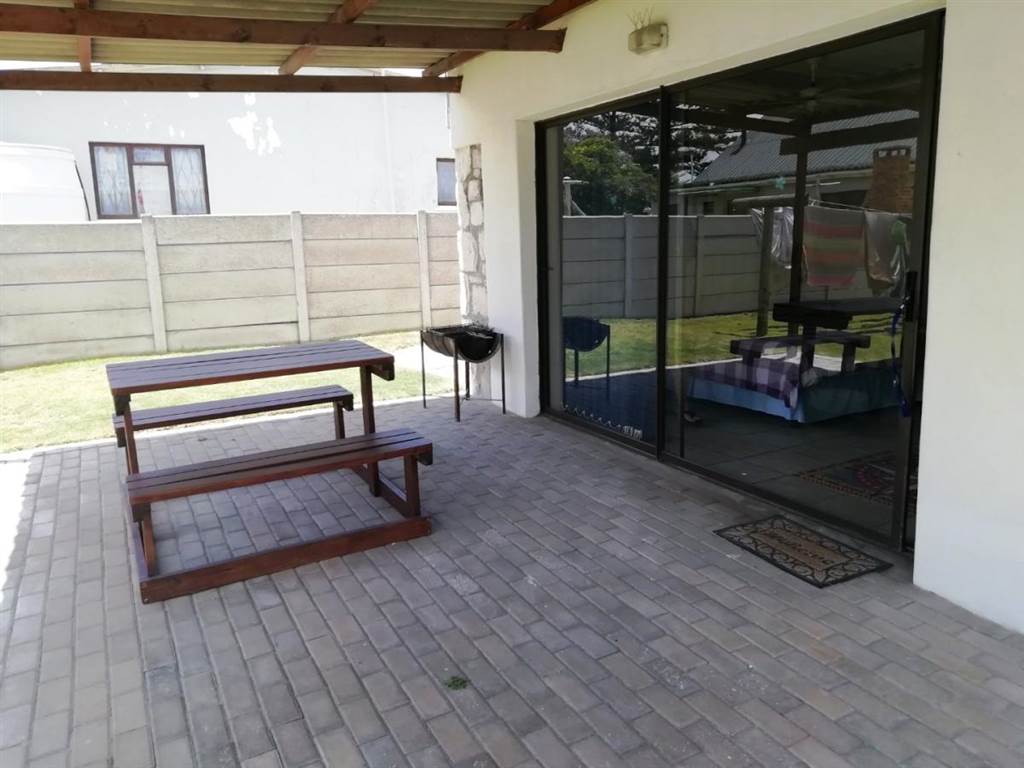 6 Bed House in Gansbaai and surrounds photo number 24