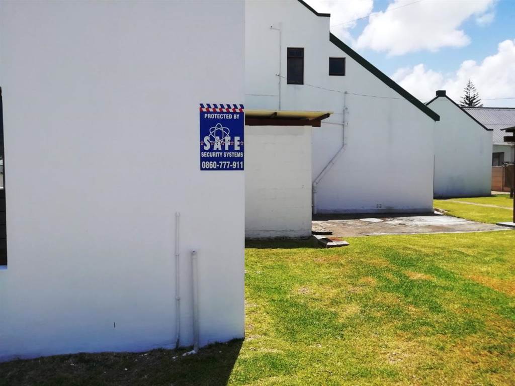 6 Bed House in Gansbaai and surrounds photo number 26