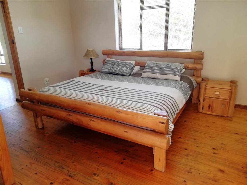 6 Bed House in Gansbaai and surrounds photo number 7