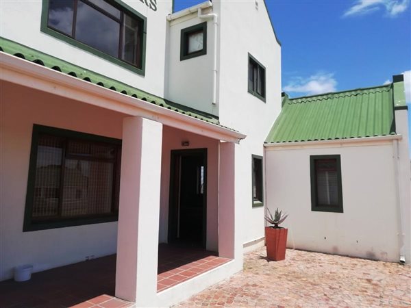 6 Bed House in Gansbaai and surrounds