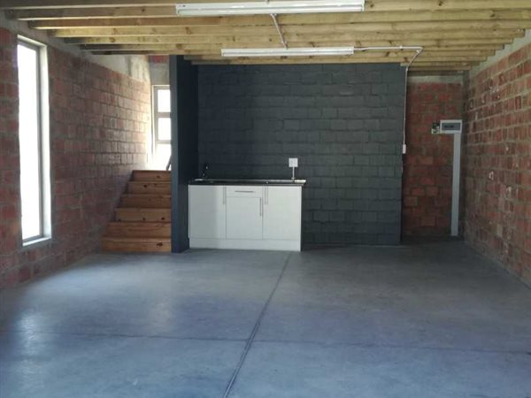 84  m² Commercial space in Fairview