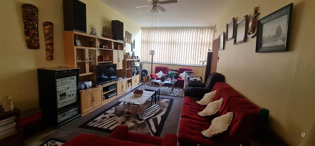 2 Bed Apartment in Dagbreek photo number 5