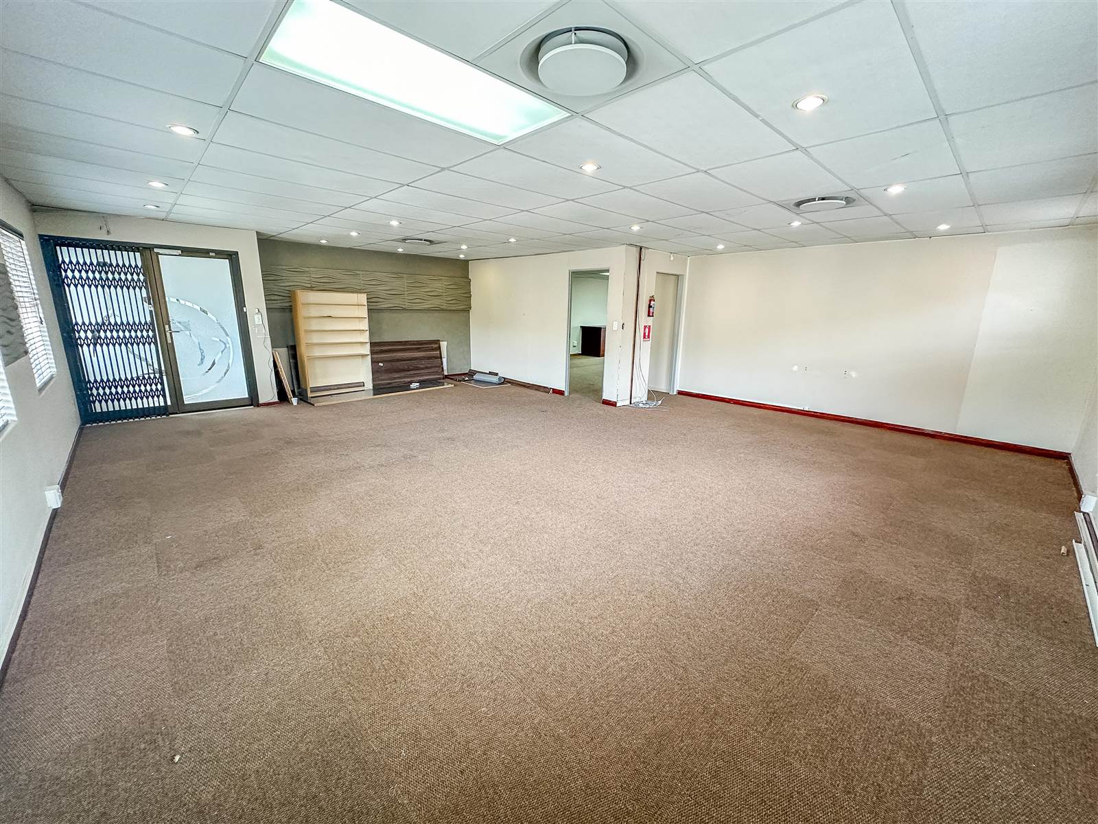 300  m² Commercial space in Tyger Valley photo number 3