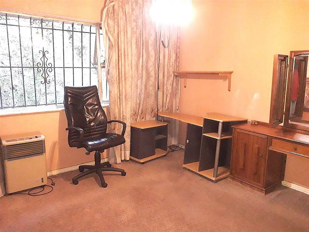 4 Bed House in Lenasia photo number 19