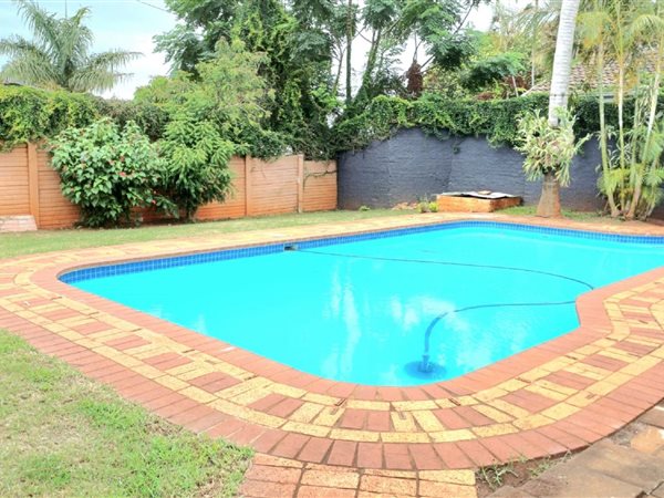 6 Bed House in Inyala Park