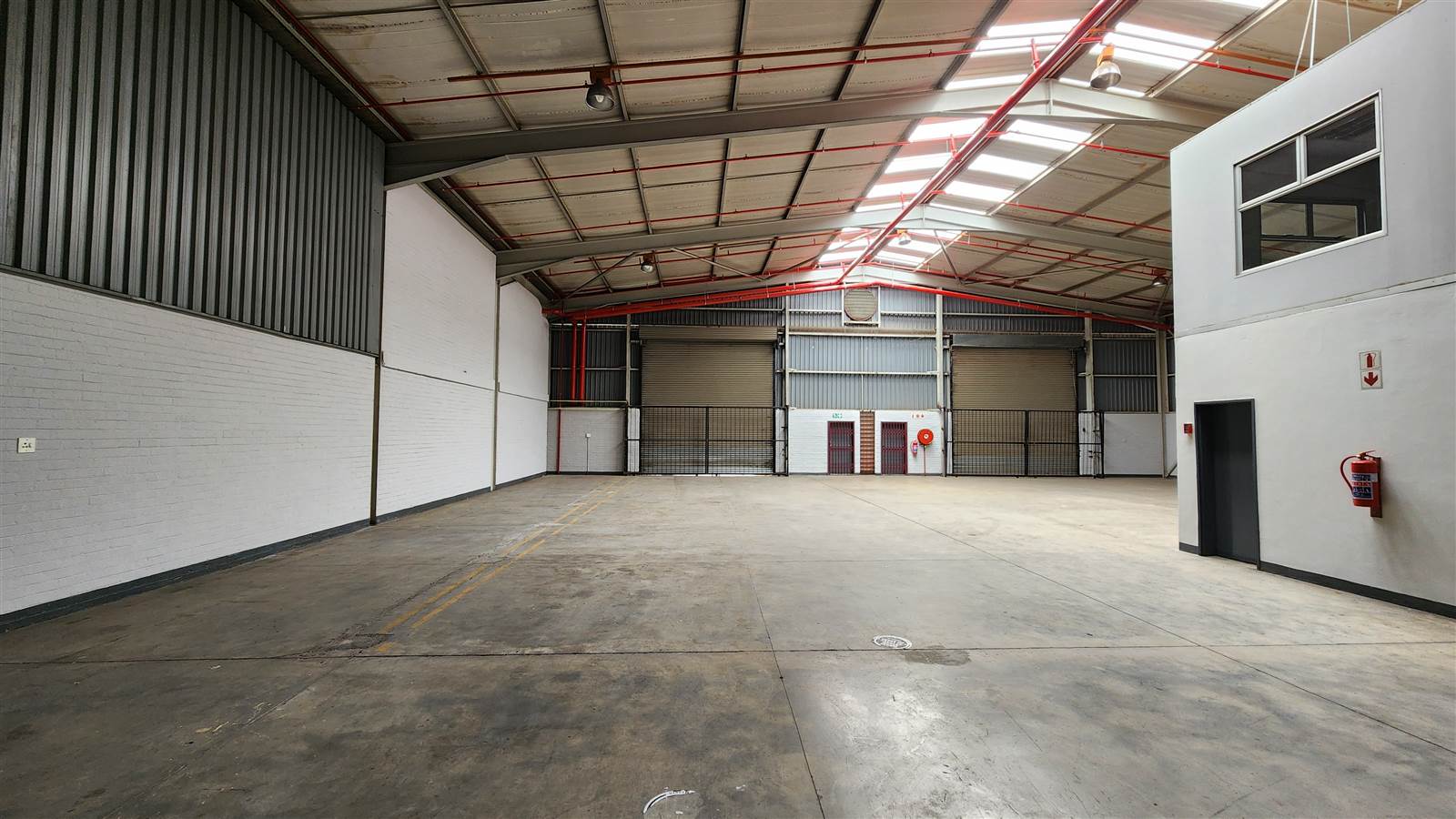 1084  m² Industrial space in Isando photo number 4