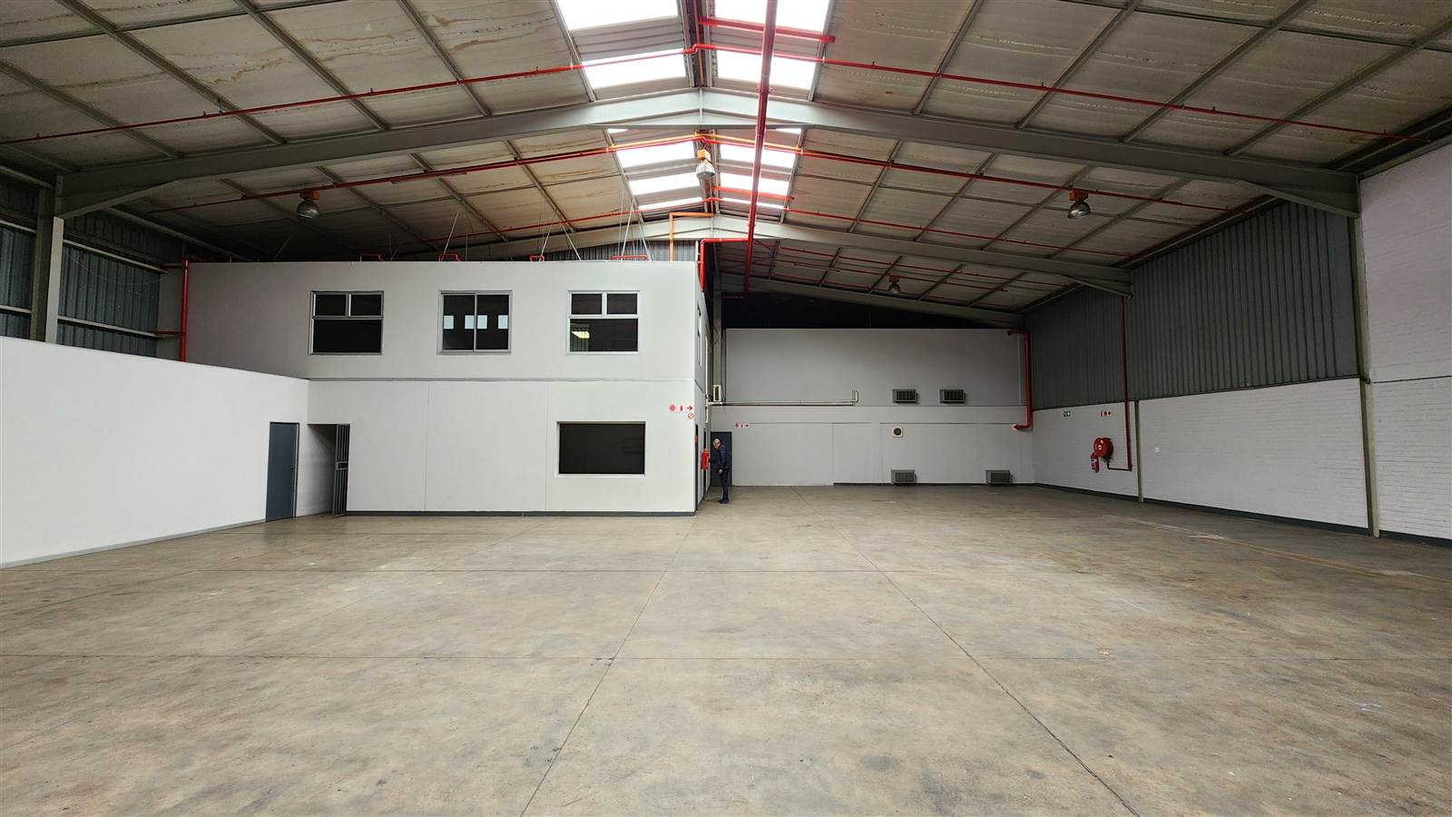 1084  m² Industrial space in Isando photo number 8