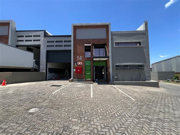 554  m² Industrial space