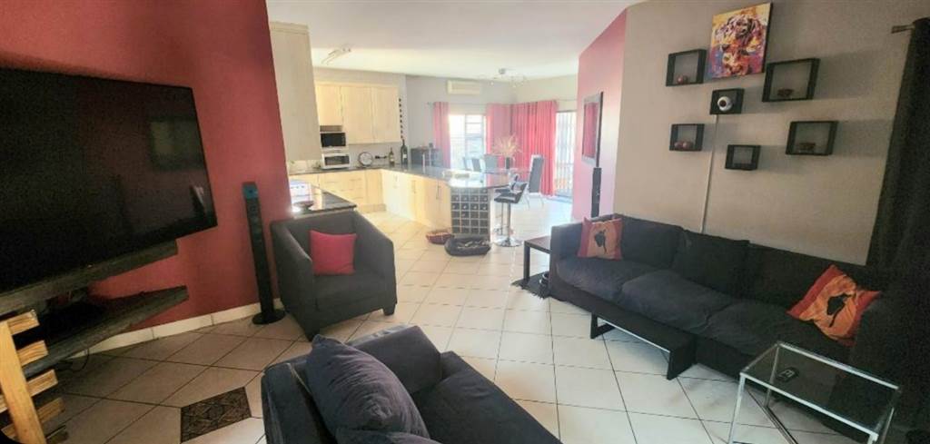 4 Bed House in Kempton Park Central photo number 6