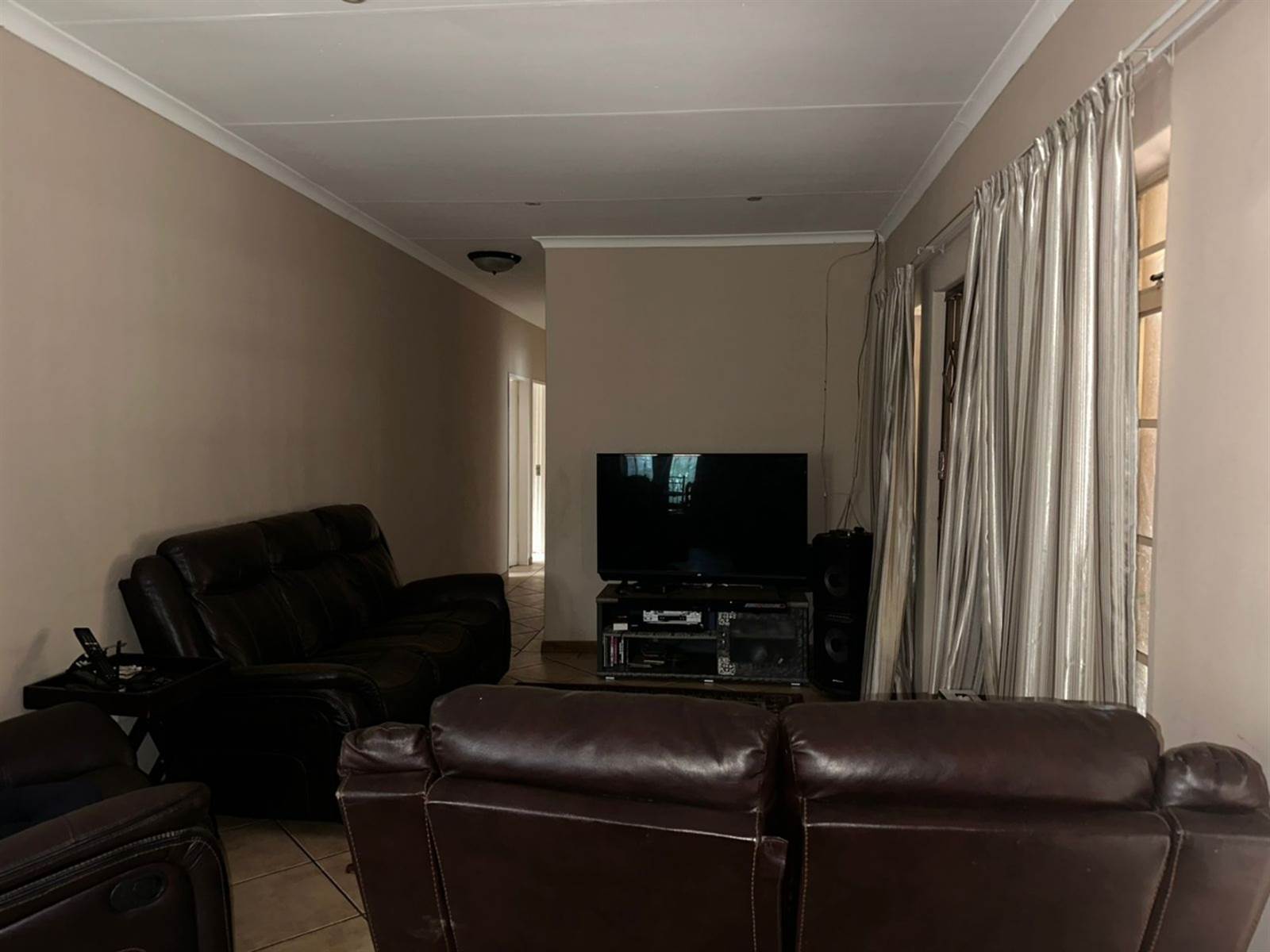 3 Bed Townhouse in Reyno Ridge photo number 8