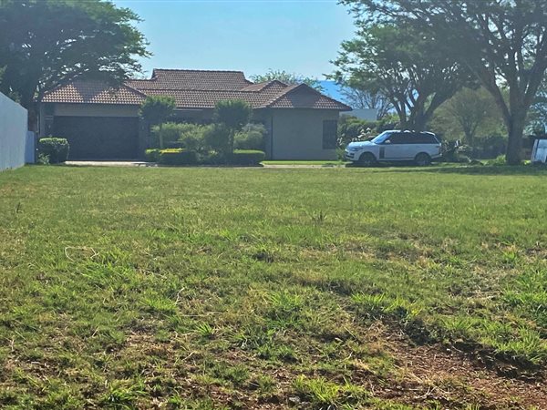 860 m² Land