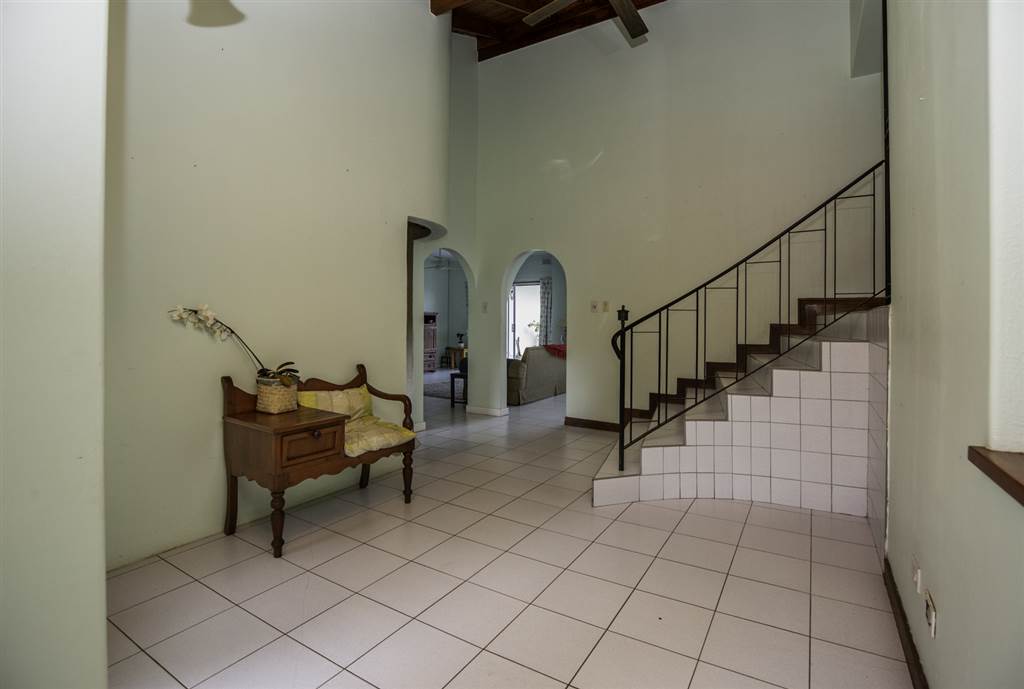 3 Bed House in La Lucia photo number 4