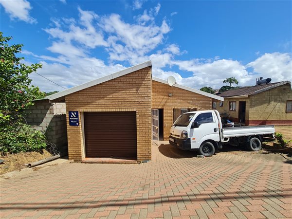 3 Bed House in Newlands West