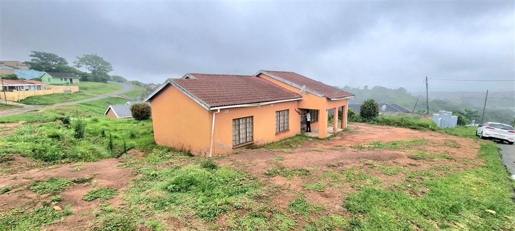 3 Bed House in Ntuzuma photo number 2
