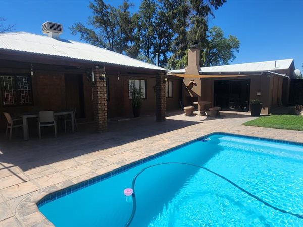 4 250 m² Smallholding 4 250 m² Smallholding