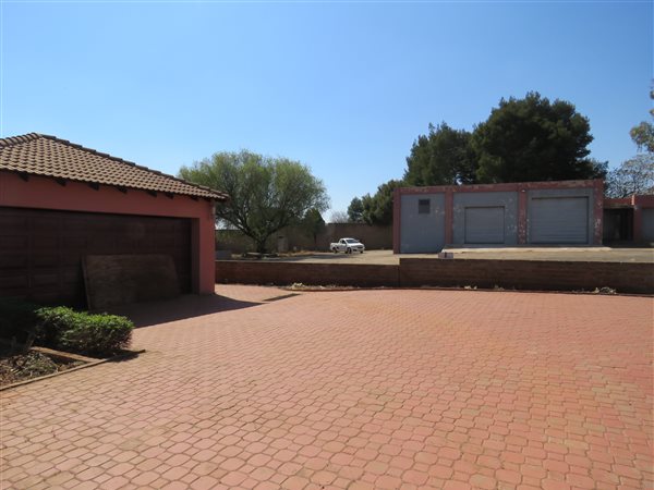 1.7 ha Smallholding