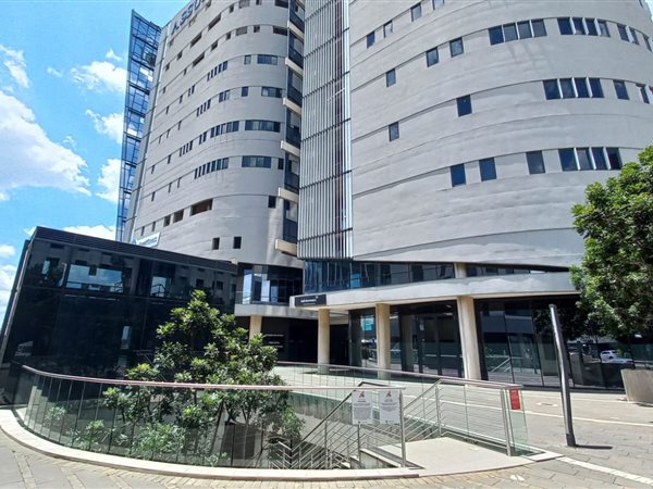 271  m² Commercial space
