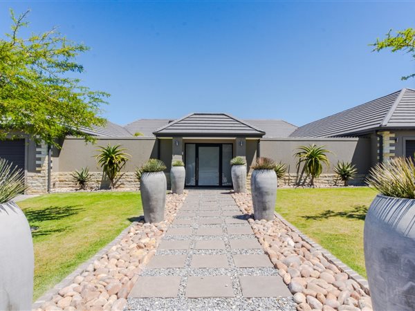 6 Bedroom House 6 Bedroom House