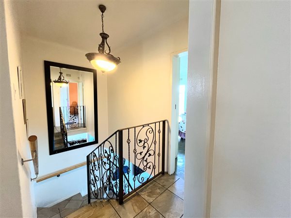 3 Bedroom Townhouse 3 Bedroom Townhouse