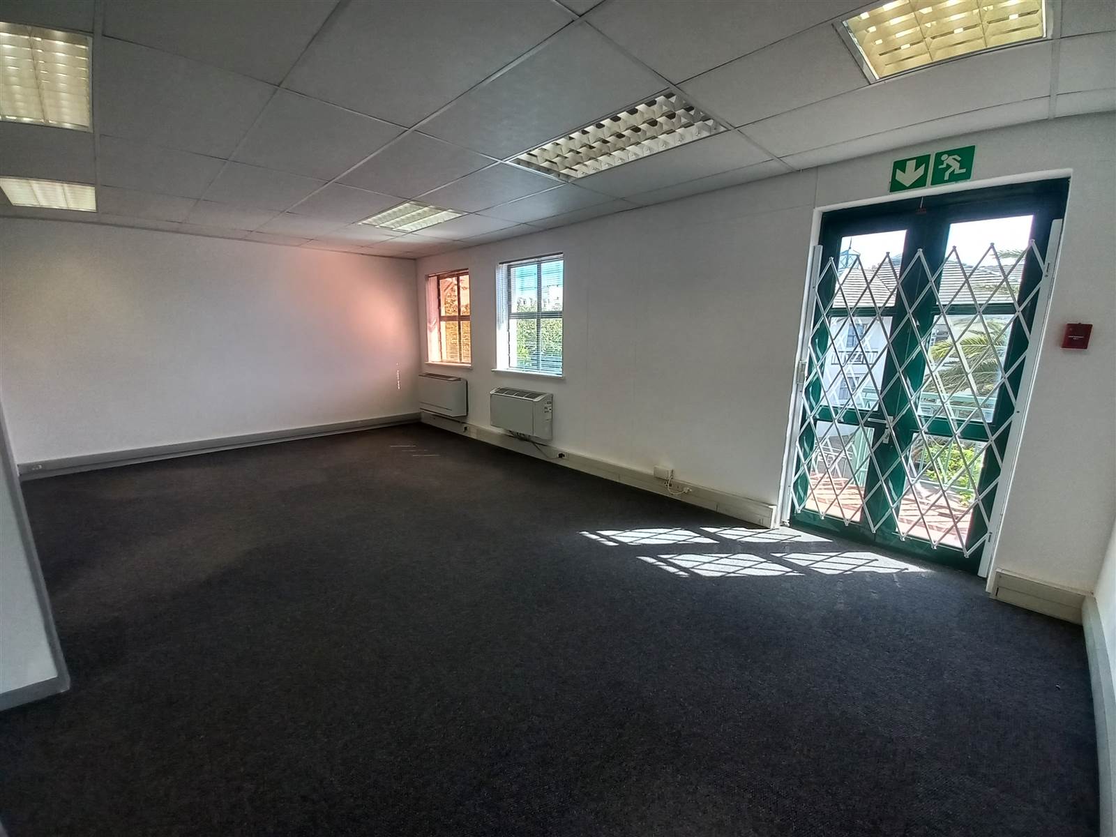 330  m² Commercial space in Kenilworth photo number 4
