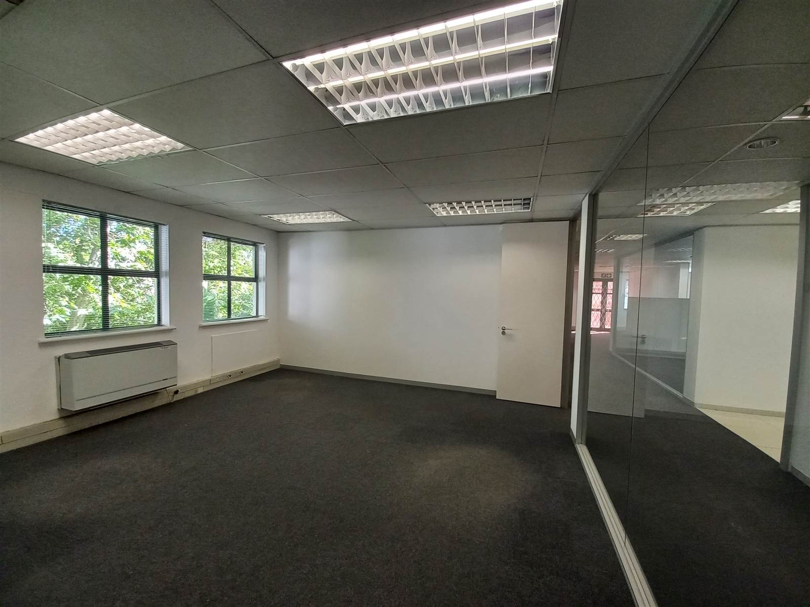 330  m² Commercial space in Kenilworth photo number 11