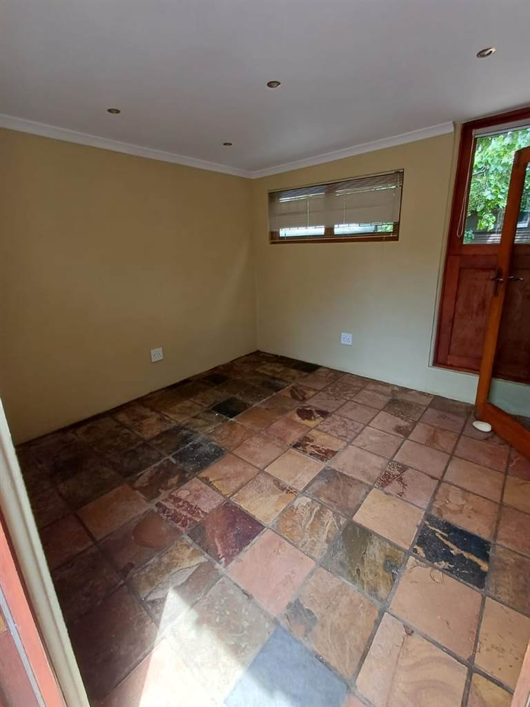 1 Bed Flat in Bredasdorp photo number 8