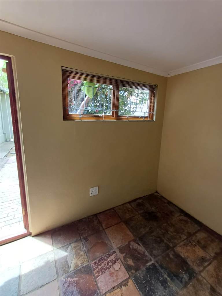 1 Bed Flat in Bredasdorp photo number 10