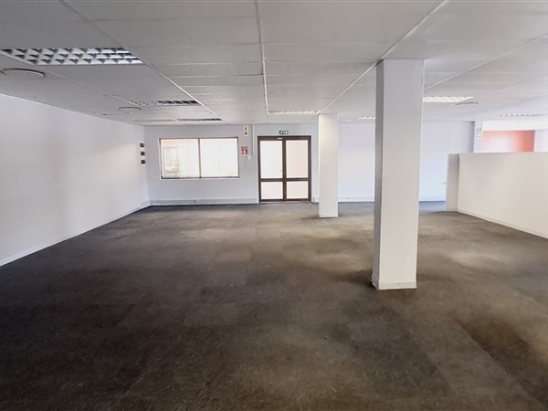 290  m² Commercial space