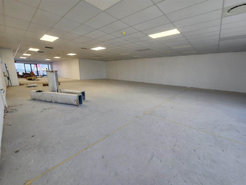 535  m² Commercial space in Montague Gardens photo number 3