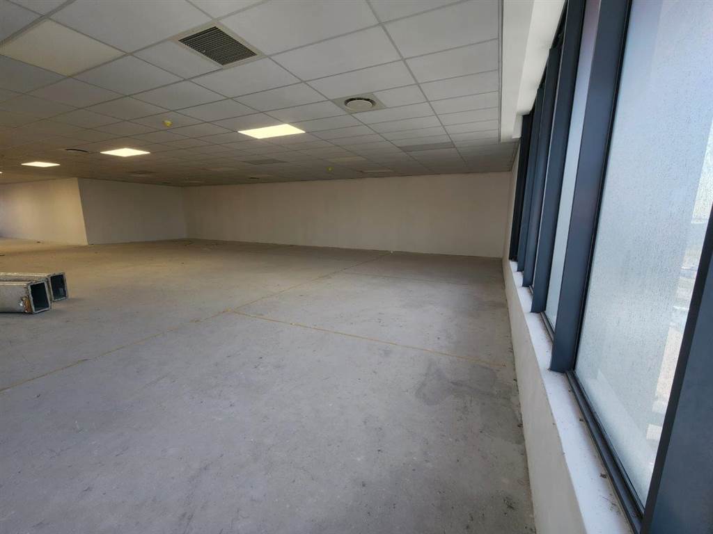 535  m² Commercial space in Montague Gardens photo number 4