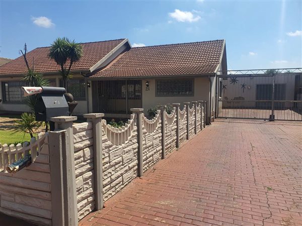 3 Bed House in General Alberts Park