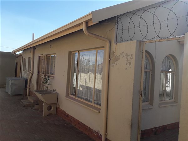 3 Bedroom House 3 Bedroom House