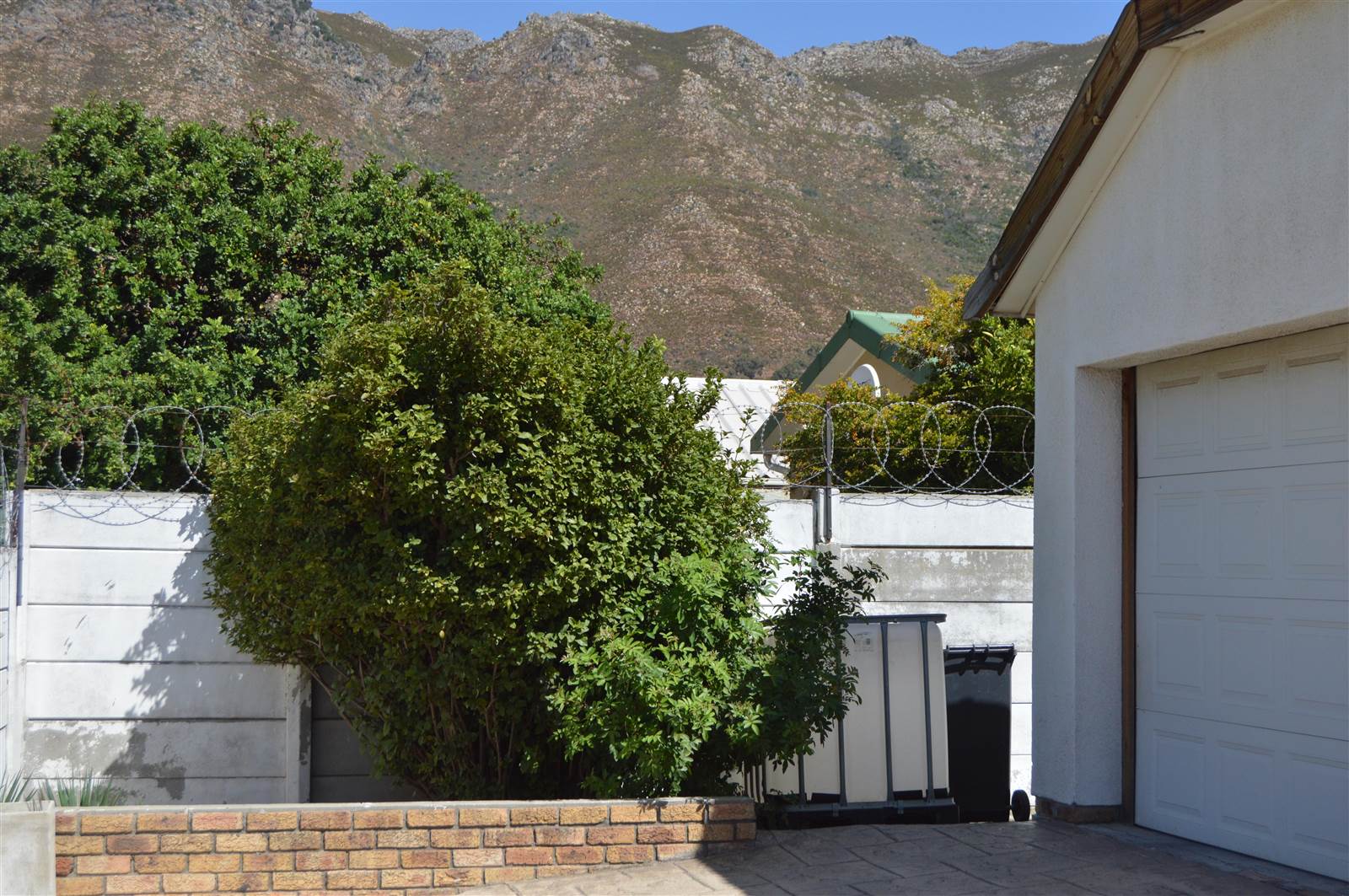 4 Bed House in Gordons Bay Central photo number 4