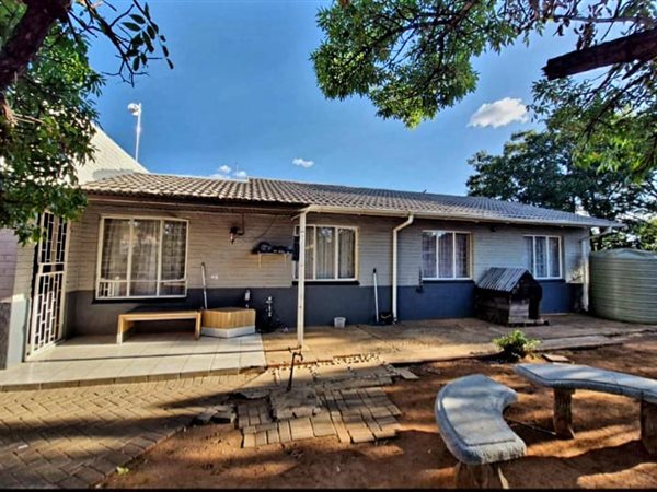 3 Bedroom House 3 Bedroom House