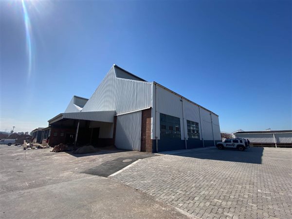 1 620  m² Industrial space